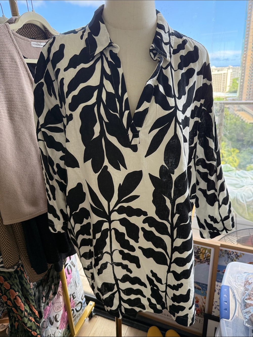 Rachel Zoe Black and White Leaf-Print Tunic